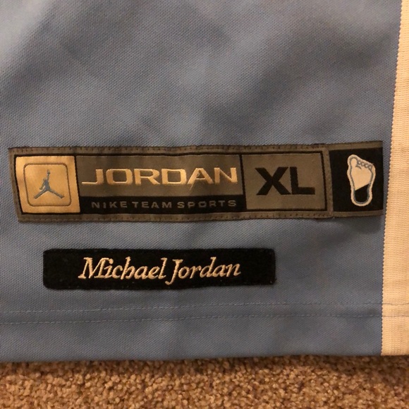 ❌SOLD❌Men's Jordan UNC Jersey - Picture 2 of 3